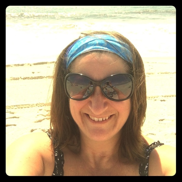 Meet your Posher, Deborah - Picture 3 of 9